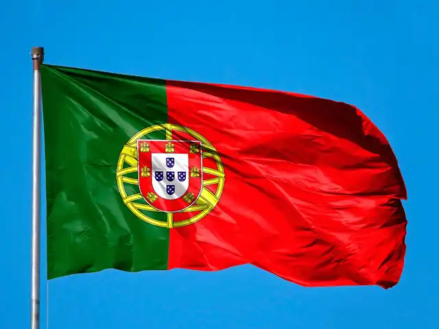 DIE SIEBEN SCHLÖSSER DER PORTUGIESISCHEN FLAGGE